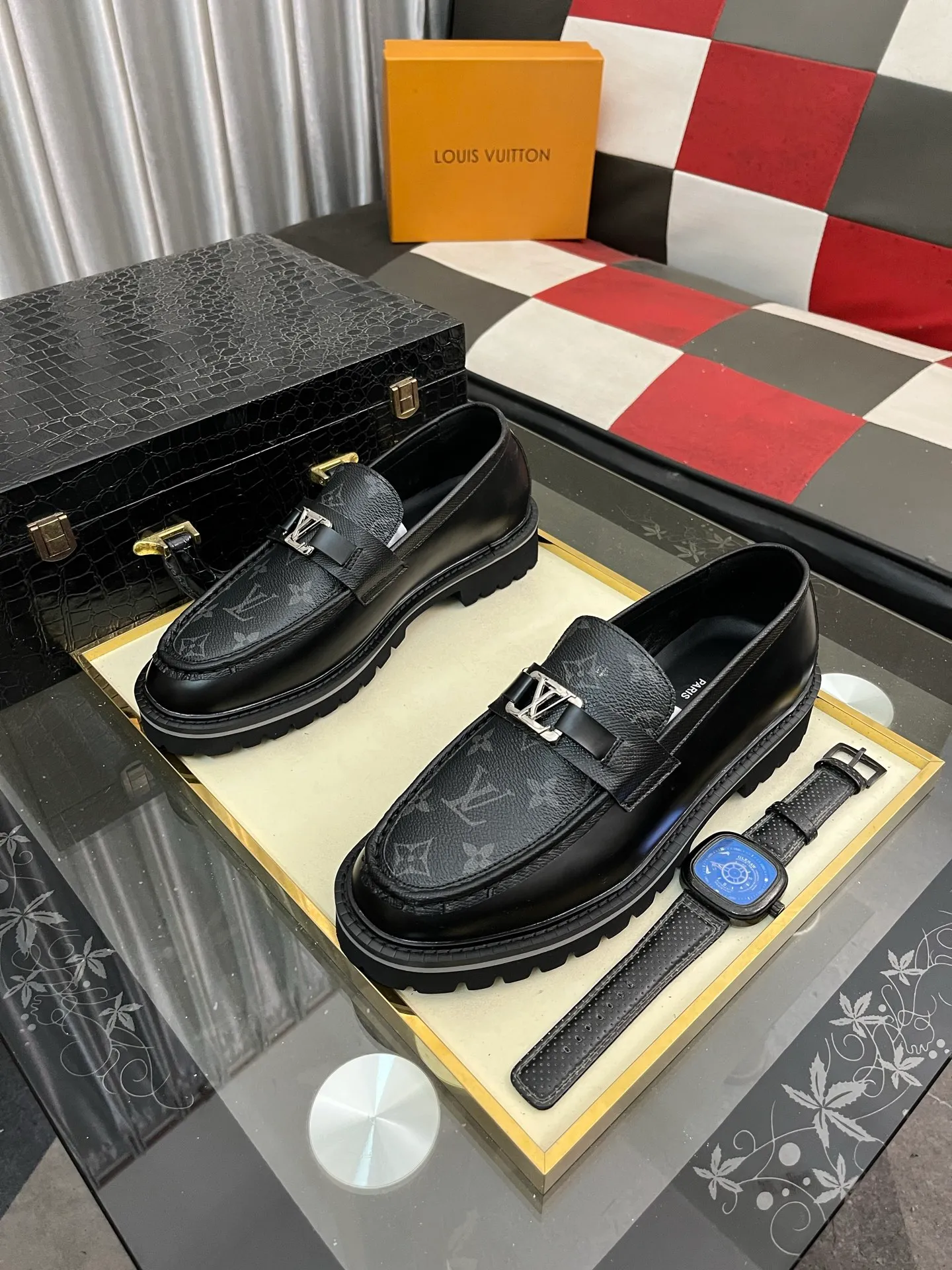 Men's shoes💰458⌚️⌚️[Louis Vuitton (LV)] High-end business formal leather shoes🍀luxurious and elegant style, paying equal attention to practicality and style, professional focus on details and quality, counter original 1⃣️: 1⃣️super accurate reproduction👍🏻! Material: The upper is made of imported original calfskin➕imported Italian cowhide leather. Original anti-slip and wear-resistant outsole! Code number: 38--443️⃣Colors available
